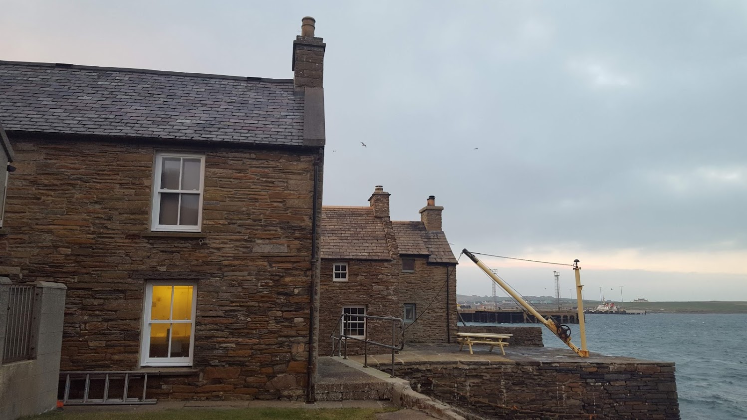 stromness houses by the shore